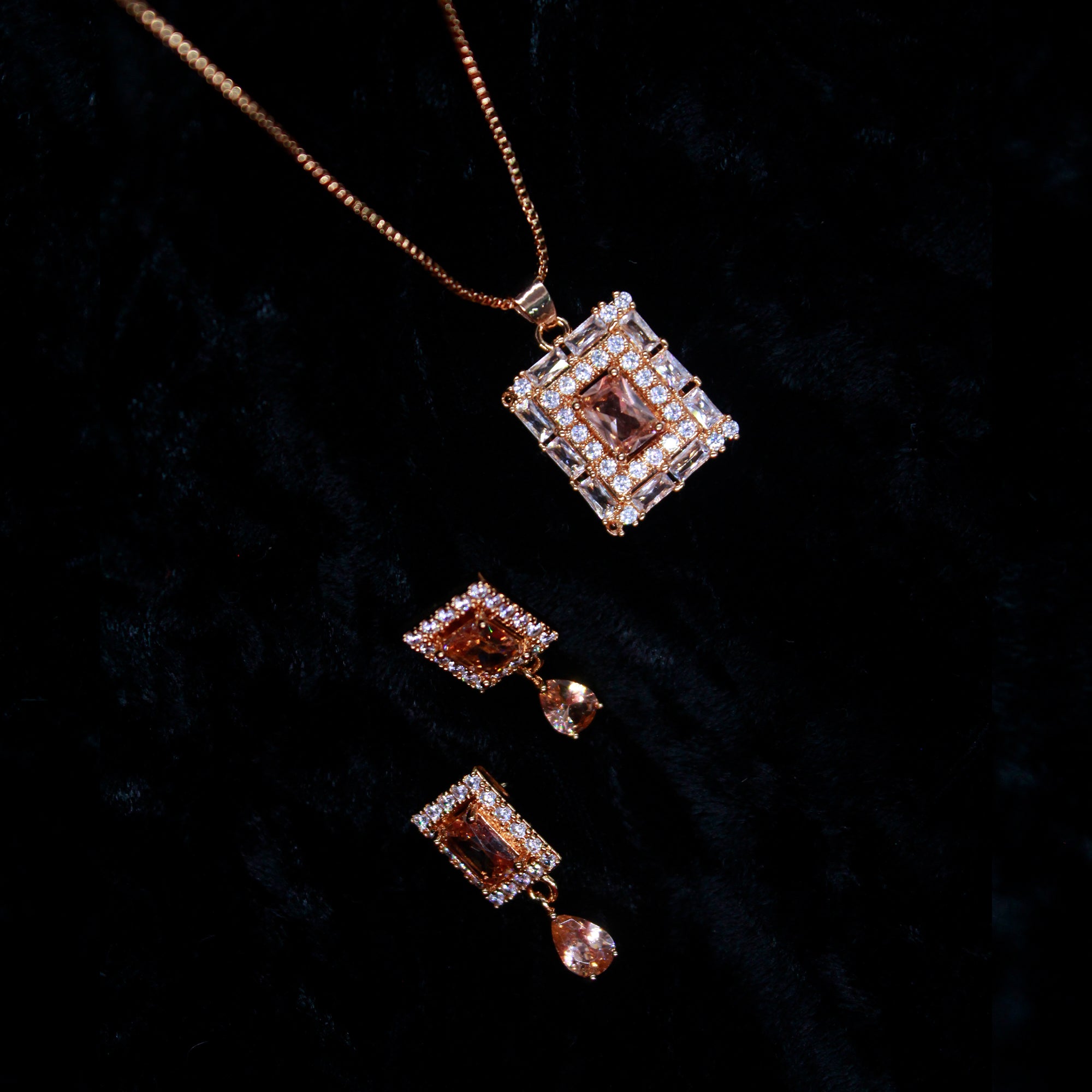 Alkyara Sunstone Cascade Set
