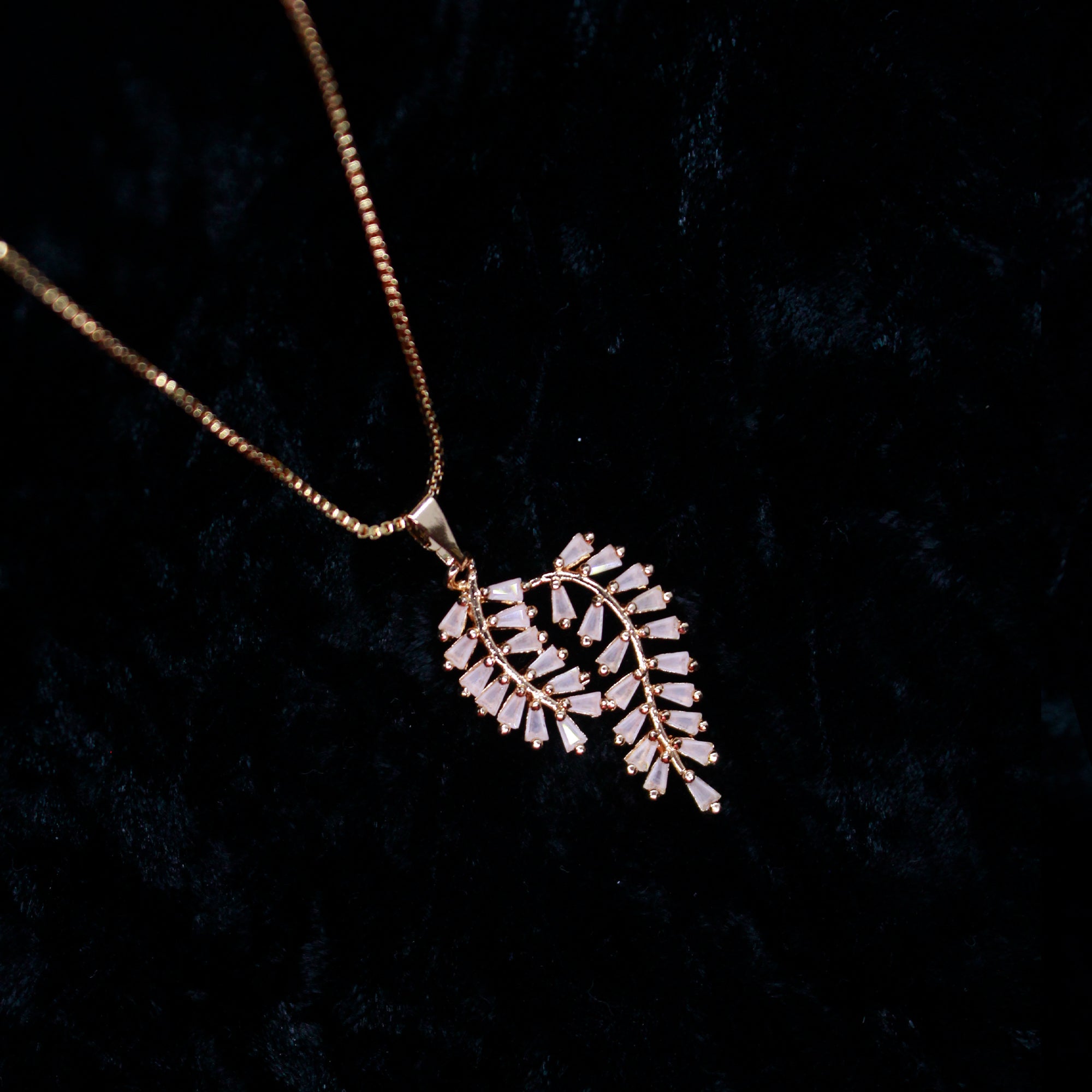 Alkyara Petal Bloom Pendant Set