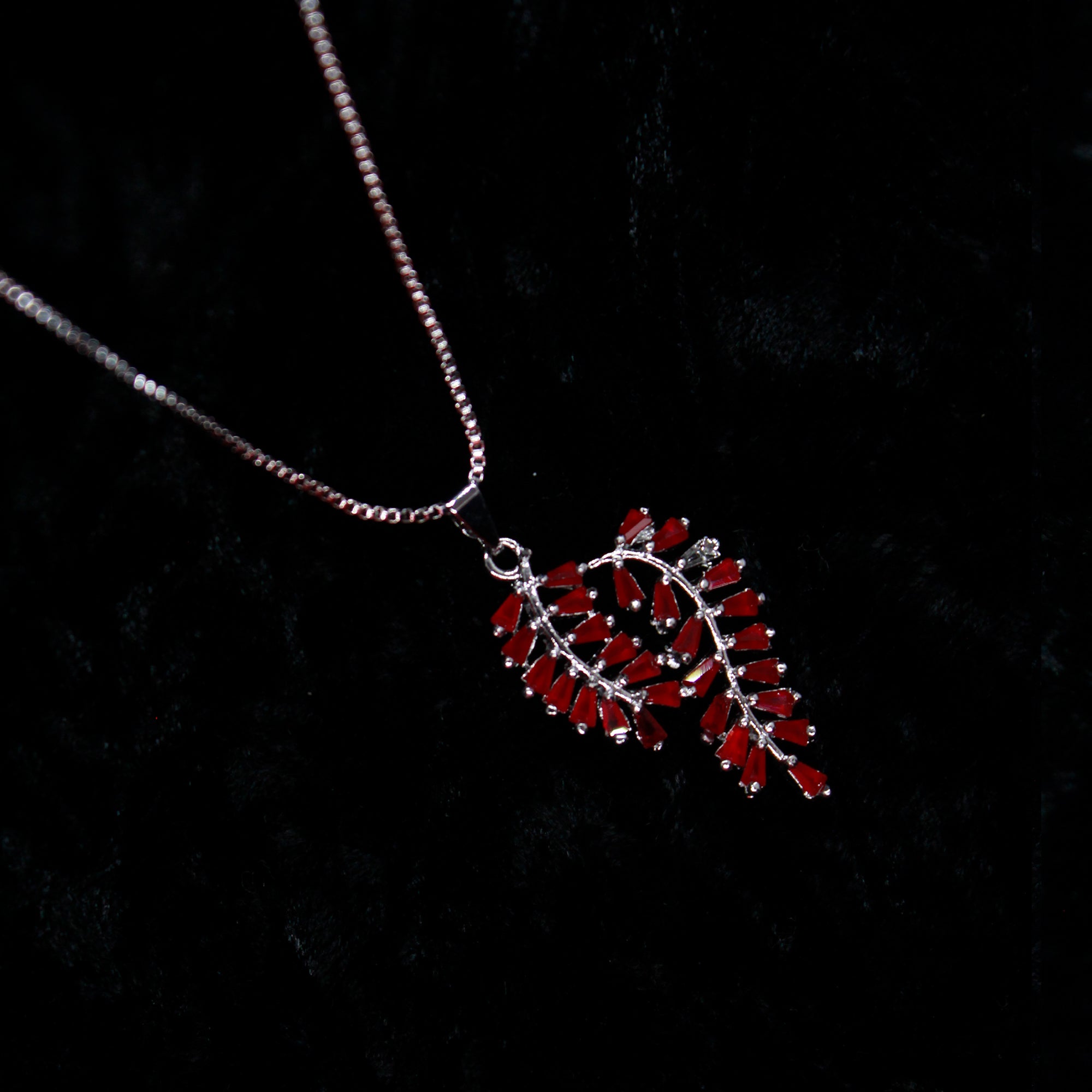 Alkyara Petal Bloom Pendant Set