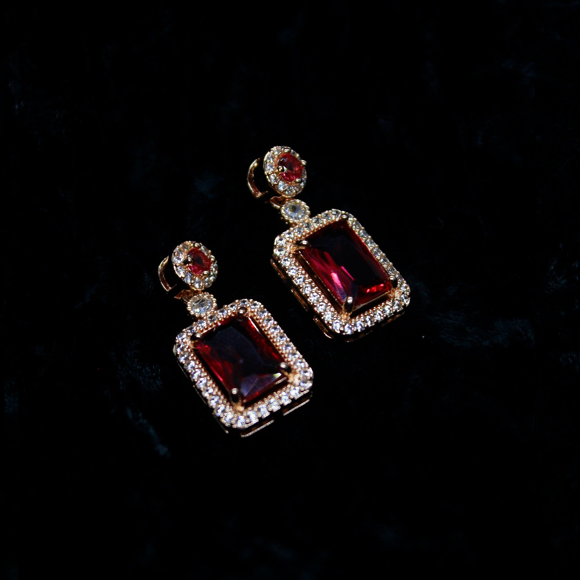 Alkyara Royal Rectangular Pendant Set