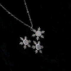 Alkyara Winter Bloom Pendant Set