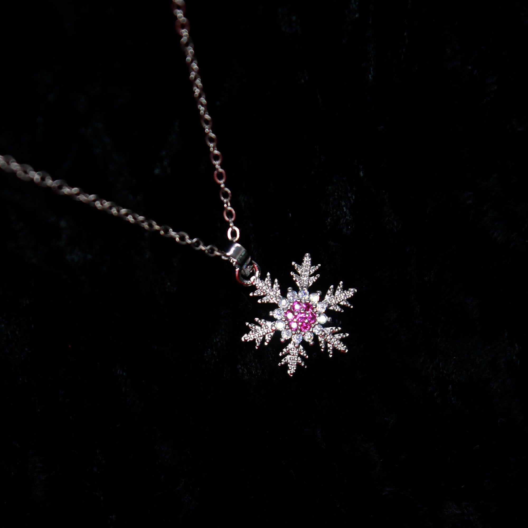 Alkyara Winter Bloom Pendant Set