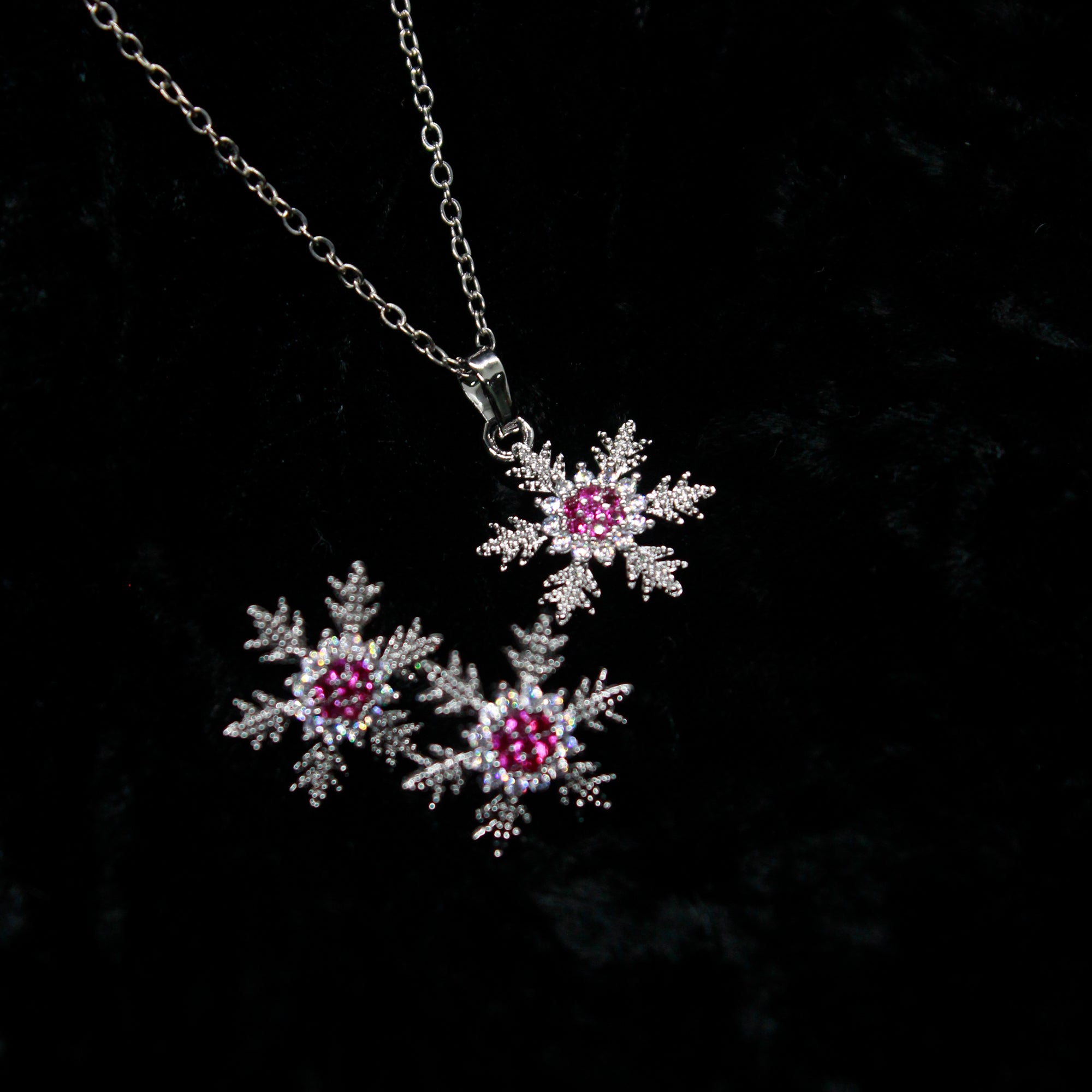 Alkyara Winter Bloom Pendant Set