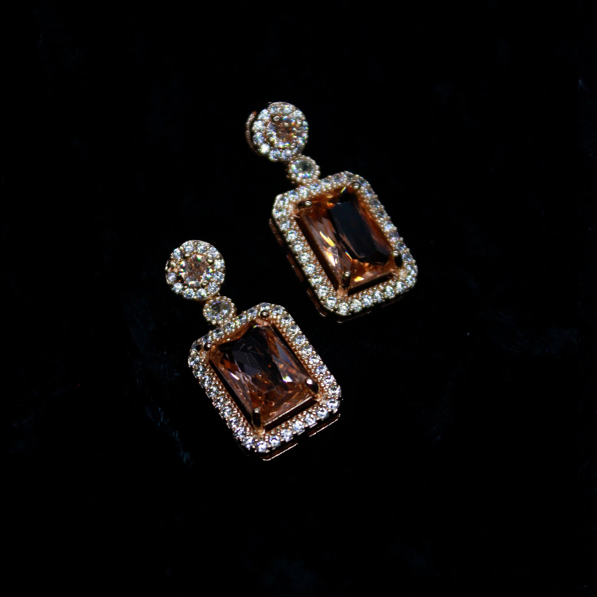 Alkyara Royal Rectangular Pendant Set