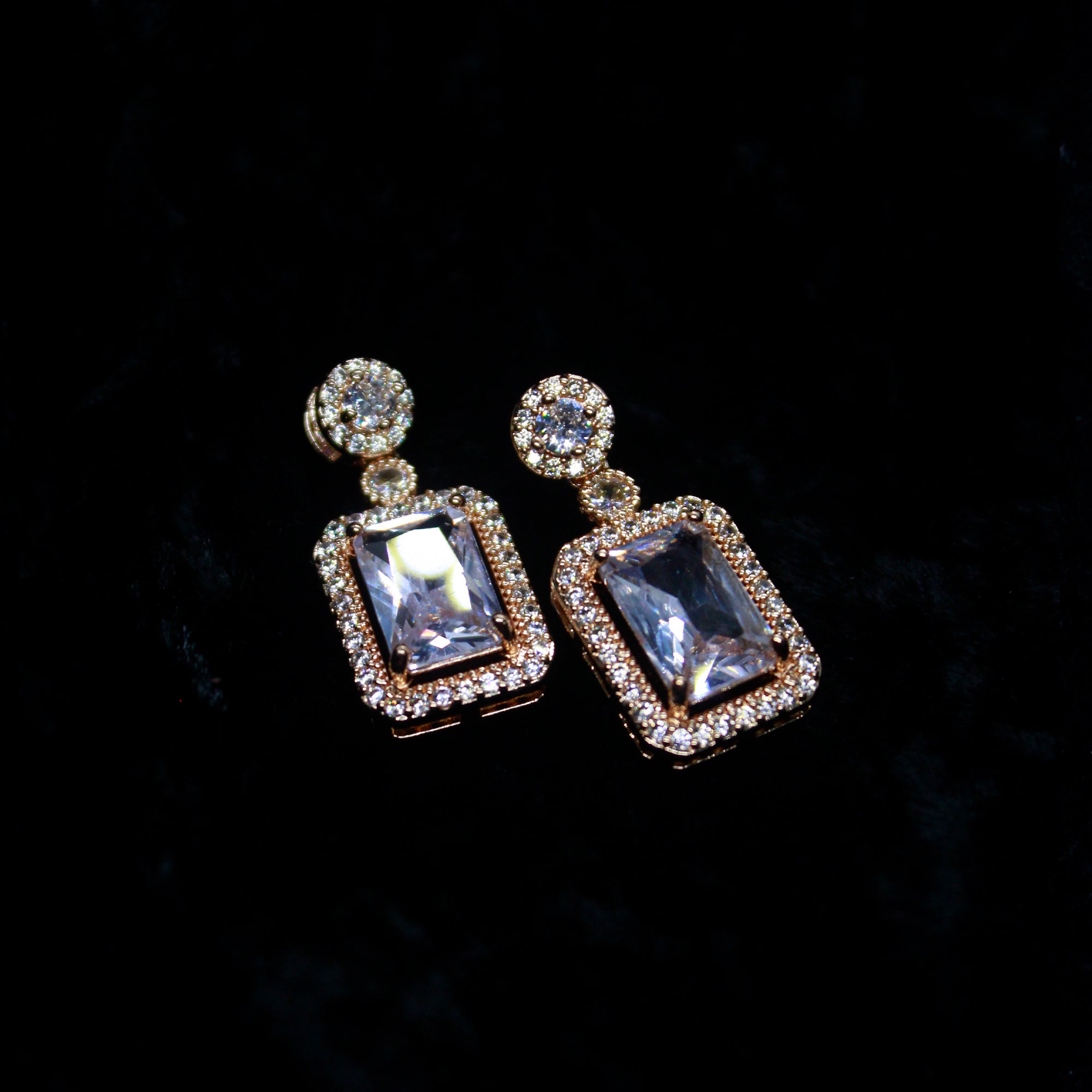 Alkyara Royal Rectangular Pendant Set