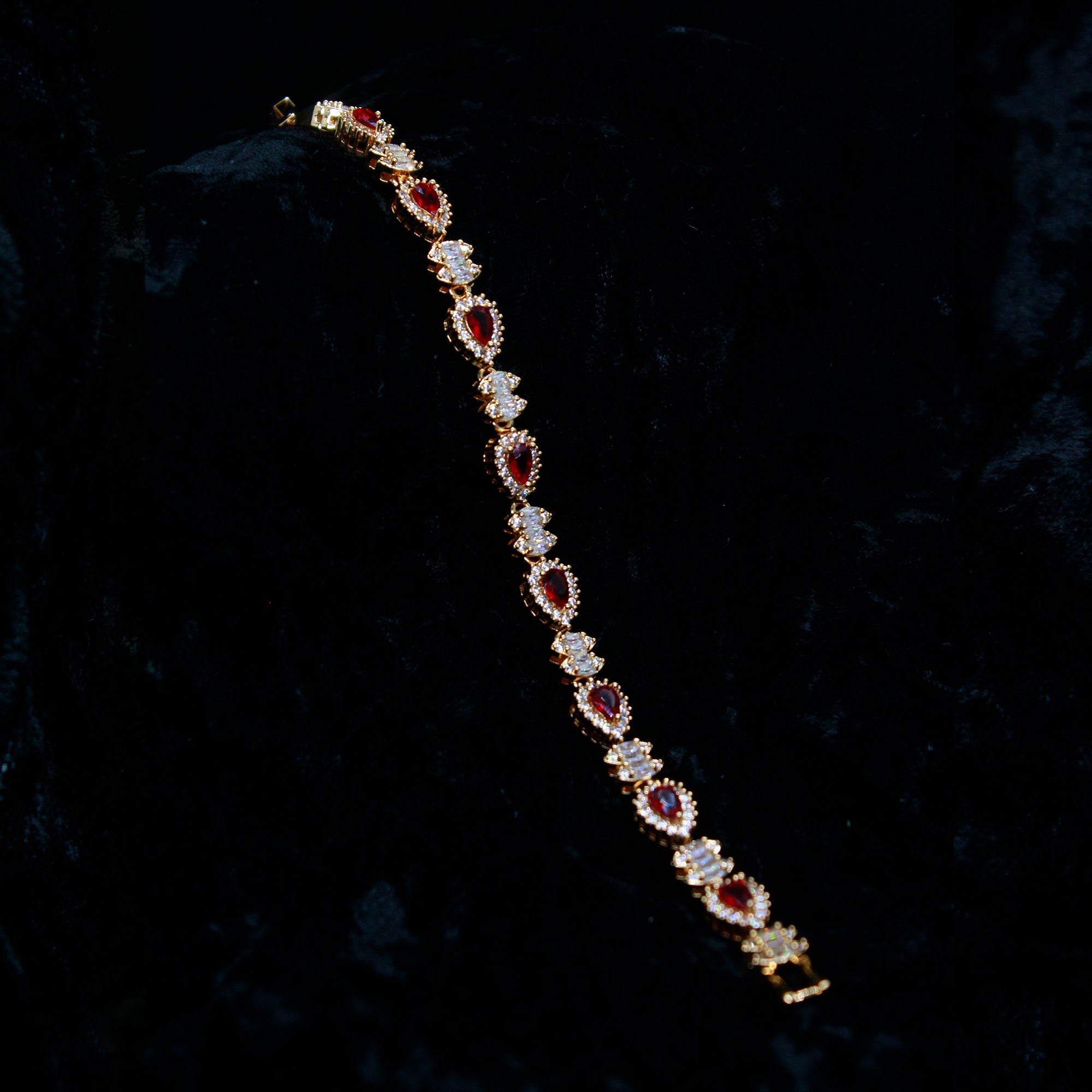 Alkyara Noire Cascade Bracelet